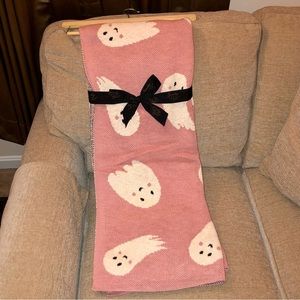 Spooky Night Halloween Blushing Ghosts Decorative Throw Blanket